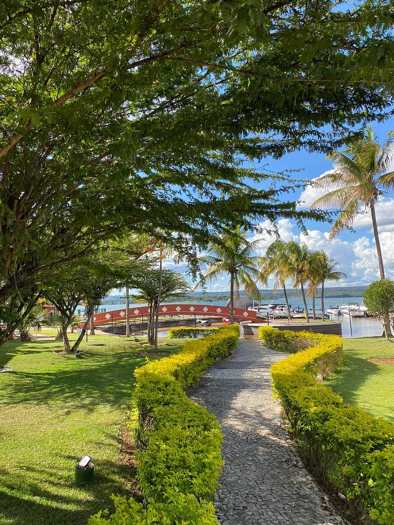 Apartamento lindo com vista lago