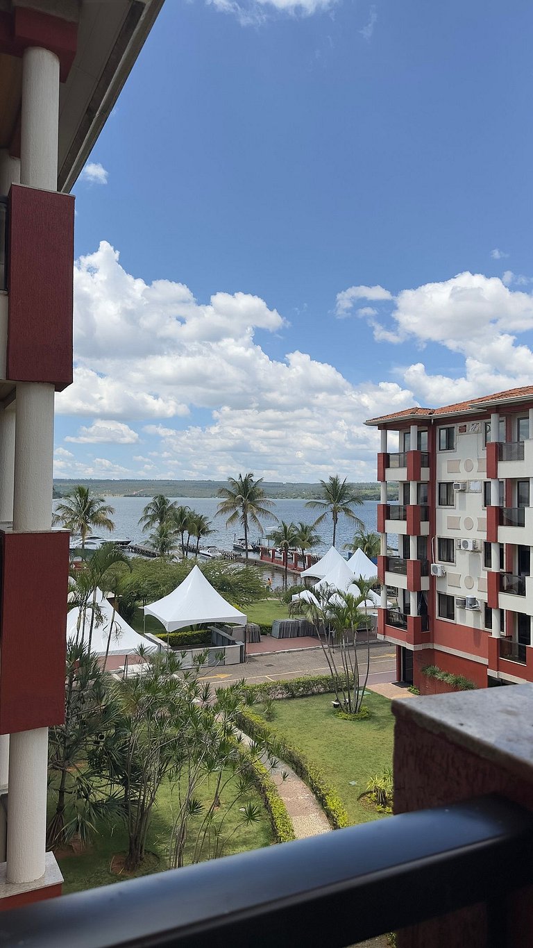 Luxuoso Flat Lake Side com vista para o lago